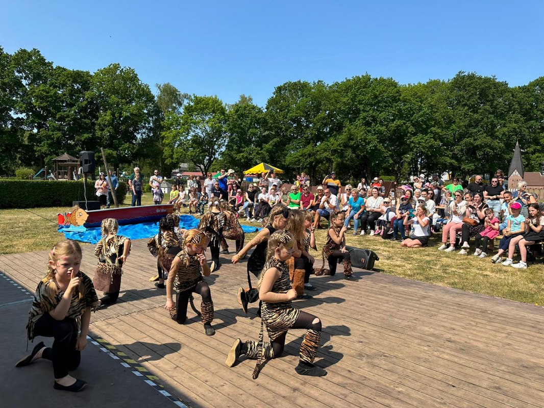 Kinderfest in der Miniaturstadt B&uuml;ttzow // &copy; Peter Schmidt
