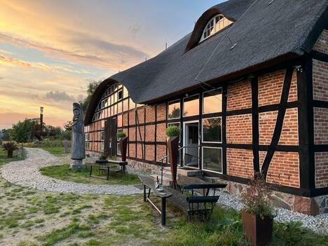 Kulturscheune im Skulpturenpark in Katzow // &copy; Sklupa UG
