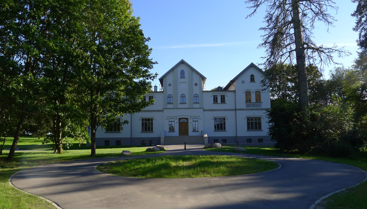Festspielhaus am Ende des Dorfes, &copy; Schloss Schwiessel