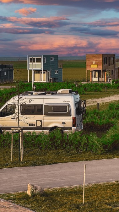 Stellplätze und Tiny Houses des Prima Camping Resort Boddenblick, © Prima Camping Resort Boddenblick