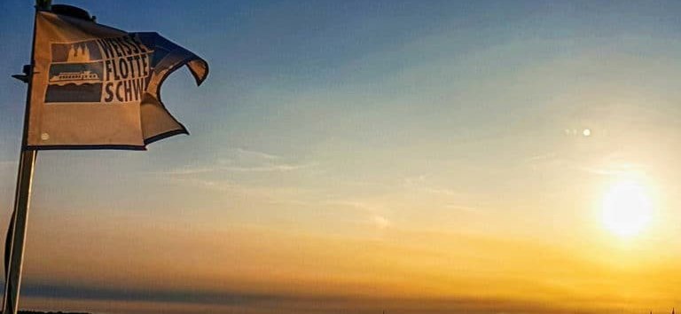 Erdinger Dämmertörn, © WEISSE FLOTTE Fahrgastschiffahrt Schwerin GmbH Erdinger Dämmertörn, © WEISSE FLOTTE Fahrgastschiffahrt Schwerin GmbH