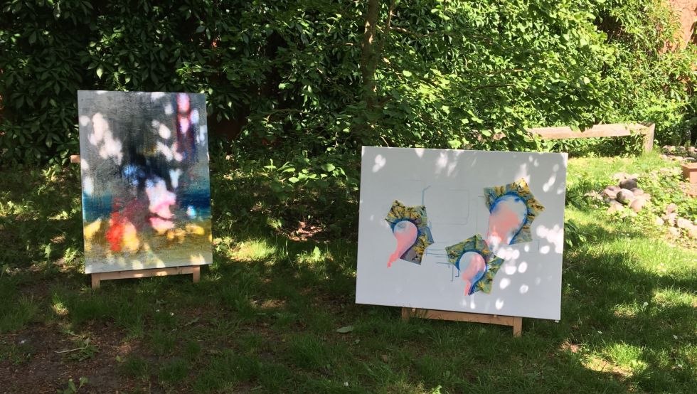 Am Strand und Familie unter dem Kirschbaum, © Carola Römer Am Strand und Familie unter dem Kirschbaum, © Carola Römer