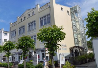 Au&szlig;enansicht Hotel Villa Schwanebeck // &copy; Franke