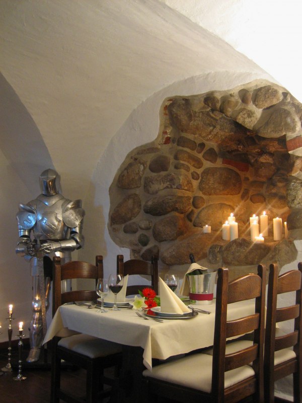 Speisen im historischen Gewölbe // © Schloss Spyker Speisen im historischen Gewölbe // © Schloss Spyker