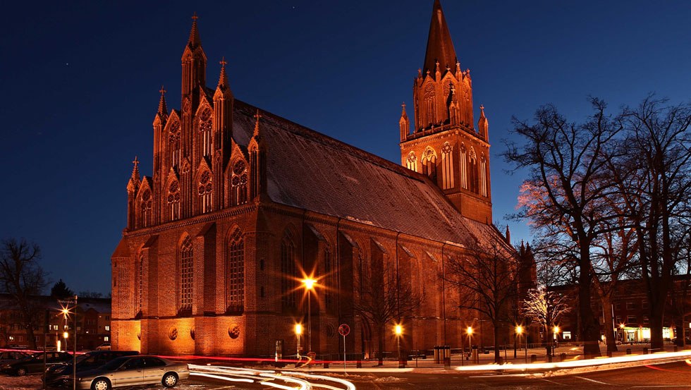 Konzertkirche Neubrandenburg bei Nacht // © Oppermann Fotografie Konzertkirche Neubrandenburg bei Nacht // © Oppermann Fotografie
