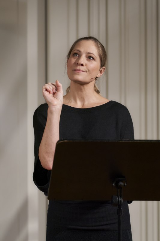 &raquo;Die Nachtigall in meinem Garten schweigt&laquo; Eine literarisch-musikalische Hommage an Mascha Kal&eacute;ko mit Judith Jakob (Gesang) und Joachim Jezewski (Klavier)  // &copy; B&uuml;rgerstiftung im Holzhausenschl&ouml;sschen | Alexander Englert