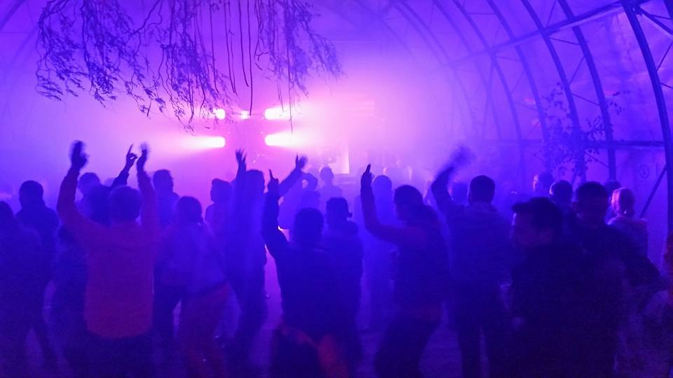 TMV/20251101_SommerkinoWustrow_Partybild, &copy; Sommerkino Wustrow