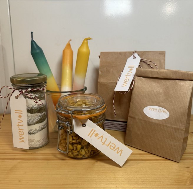 Selbstgebasteltes // &copy; wertvoll