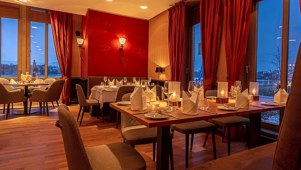 Das Restaurant „aurum“ mit feiner regionaler Küche und Bioprodukten // © Hotel Speicher am Ziegelsee Das Restaurant „aurum“ mit feiner regionaler Küche und Bioprodukten // © Hotel Speicher am Ziegelsee
