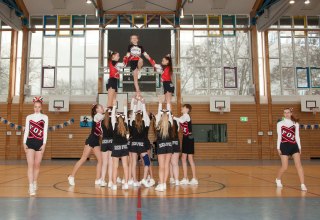 unser Cheerleader Team Red Fox // © Robert Weber unser Cheerleader Team Red Fox // © Robert Weber