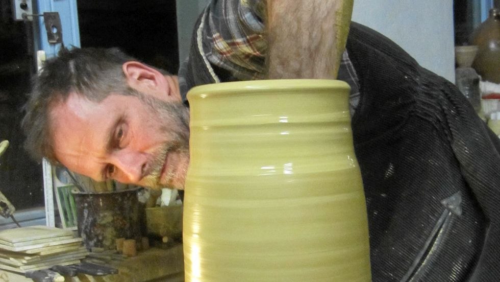 drehen einer gro&szlig;en Vase, &copy; Rainer Finck