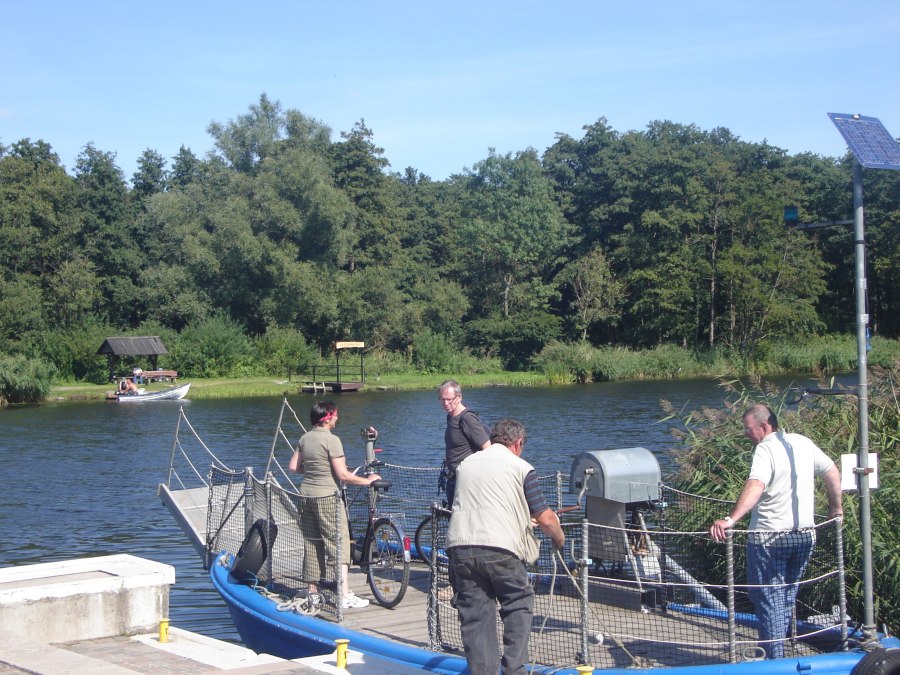 Fr&uuml;her mit Kurbel - heute mit Motor - Die Personen und Fahrradf&auml;hre in Stolpe, &copy; Tourismusverband Vorpommern e.V.