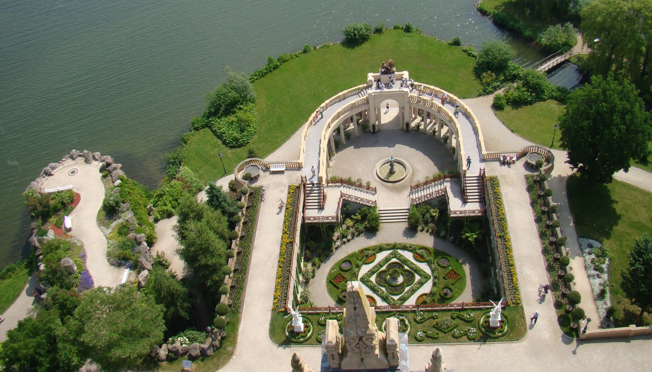 Die Orangerie vom Schweriner Schloss von oben, © Tourismusverband Mecklenburg-Schwerin Die Orangerie vom Schweriner Schloss von oben, © Tourismusverband Mecklenburg-Schwerin