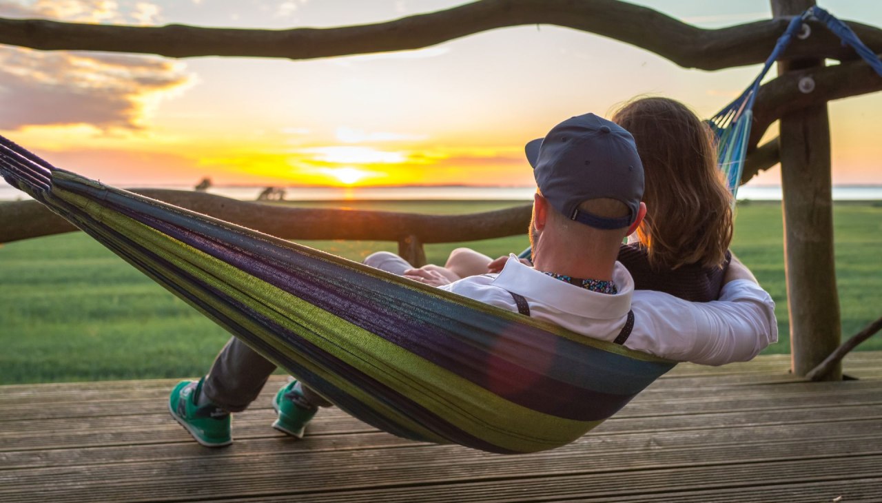 Ausblick und chillen im Baumhaus auf Ummanz, © ummaii.de Ausblick und chillen im Baumhaus auf Ummanz, © ummaii.de