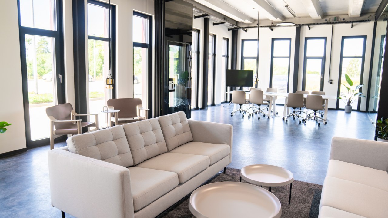 Arbeiten in der Lounge oder im Meetingraum... // © Linus Möck Arbeiten in der Lounge oder im Meetingraum... // © Linus Möck