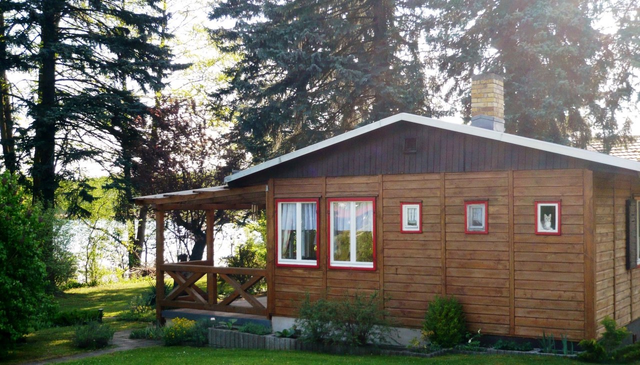 Blick von der Einfahrt auf das Ferienhaus, © P. Kohlmann