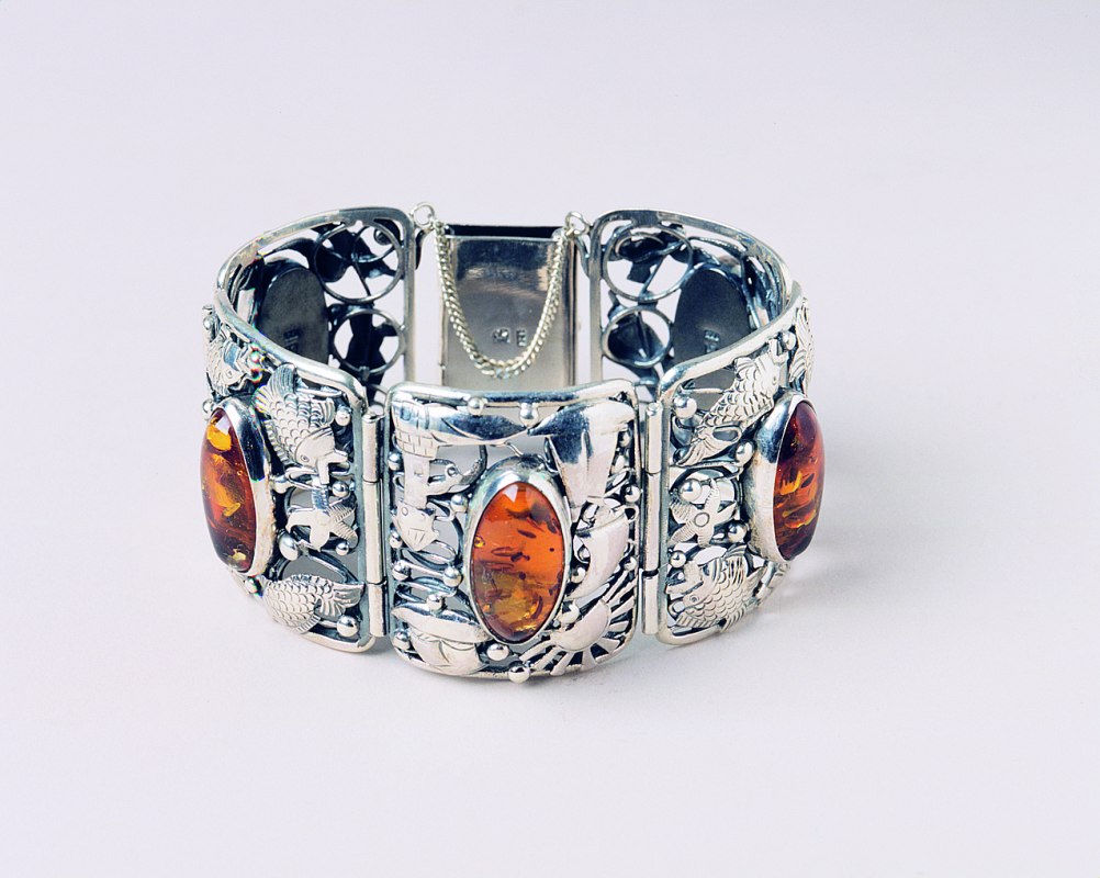 Die Traditionsmarke" Fischlandschmuck" // &copy; Uta Erichson