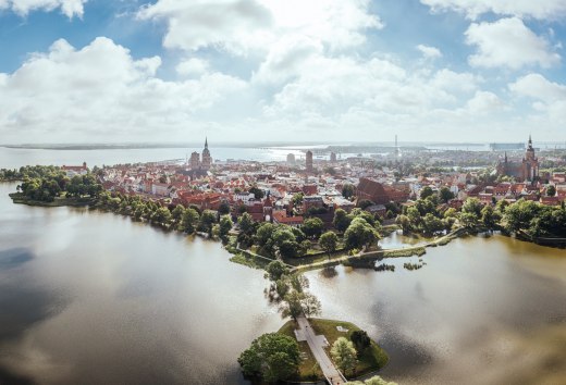 Wundervoller Ausblick auf die Hansestadt Stralsund. // &copy; MV-T/G&auml;nsicke