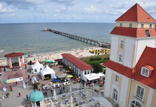 Kurplatz Binz mit Veranstaltung // © Tourismuszentrale Rügen Kurplatz Binz mit Veranstaltung // © Tourismuszentrale Rügen