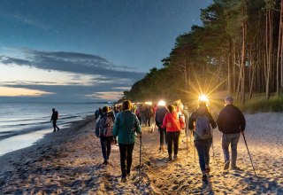 &copy; Fackelwanderung am Strand.jpg