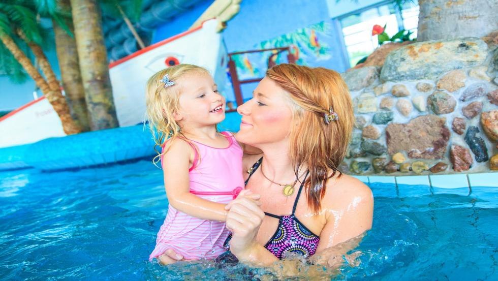 Strömungskanal und Whirpoolschiff "Poseidon" sehr beliebt bei Familien, © Oase Güstrow Strömungskanal und Whirpoolschiff "Poseidon" sehr beliebt bei Familien, © Oase Güstrow