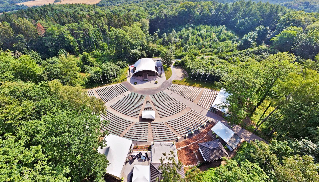 Event-Location mit Kapazität für über 5.000 Besucher: die Waldbühne Rügen, © Waldbühne Rügen GmbH& Co.KG