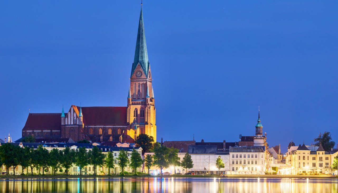Pfaffenteich und Dom am Abend, © Oliver Borchert