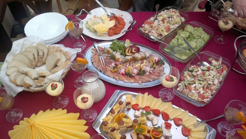 Regionale Speisen im Gasthof, Fischspezialit&auml;ten und mehr... // &copy; Gasthof & Pension "Zum F&auml;&szlig;chen" / Wilken