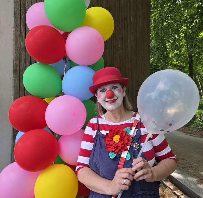 © Clownin Viola 2025_CS.jpg © Clownin Viola 2025_CS.jpg