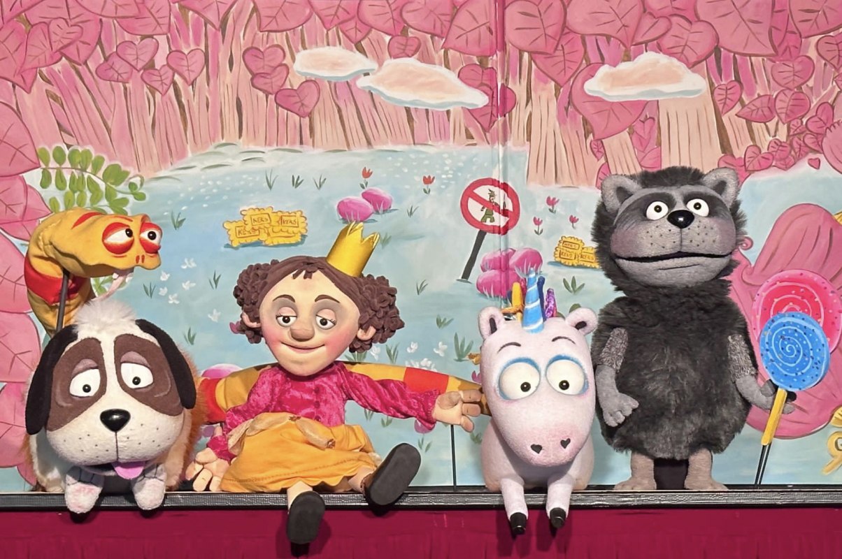 Das NEINhorn und seine Freunde Wasbär, Nahund, Königsdochter und SchLANGEWEILE // © Wolfhager Figurentheater Das NEINhorn und seine Freunde Wasbär, Nahund, Königsdochter und SchLANGEWEILE // © Wolfhager Figurentheater