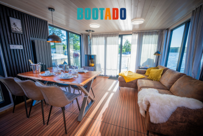 &copy; Bootado