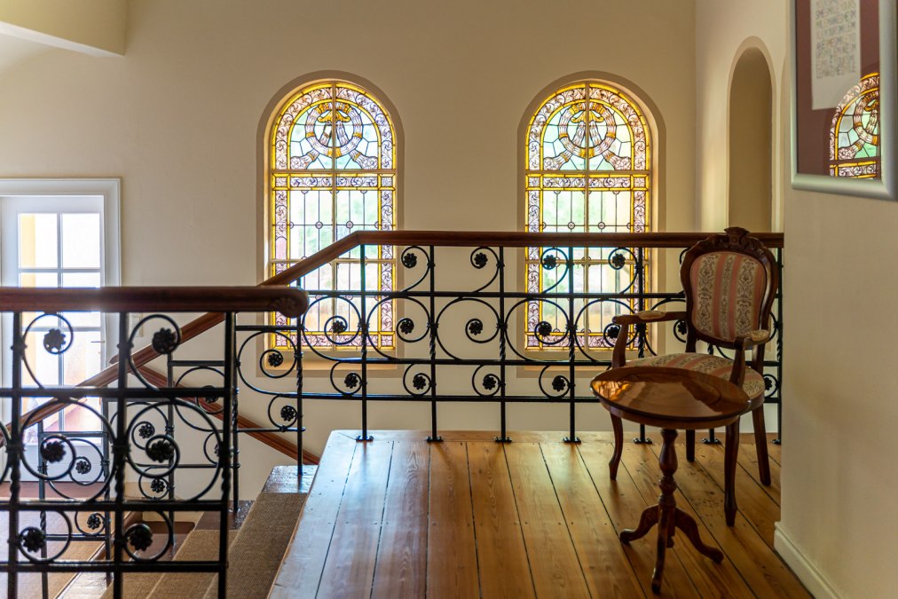 Lichtdurchflutetes Foyer im Gutshaus Polchow, © DOMUSimages