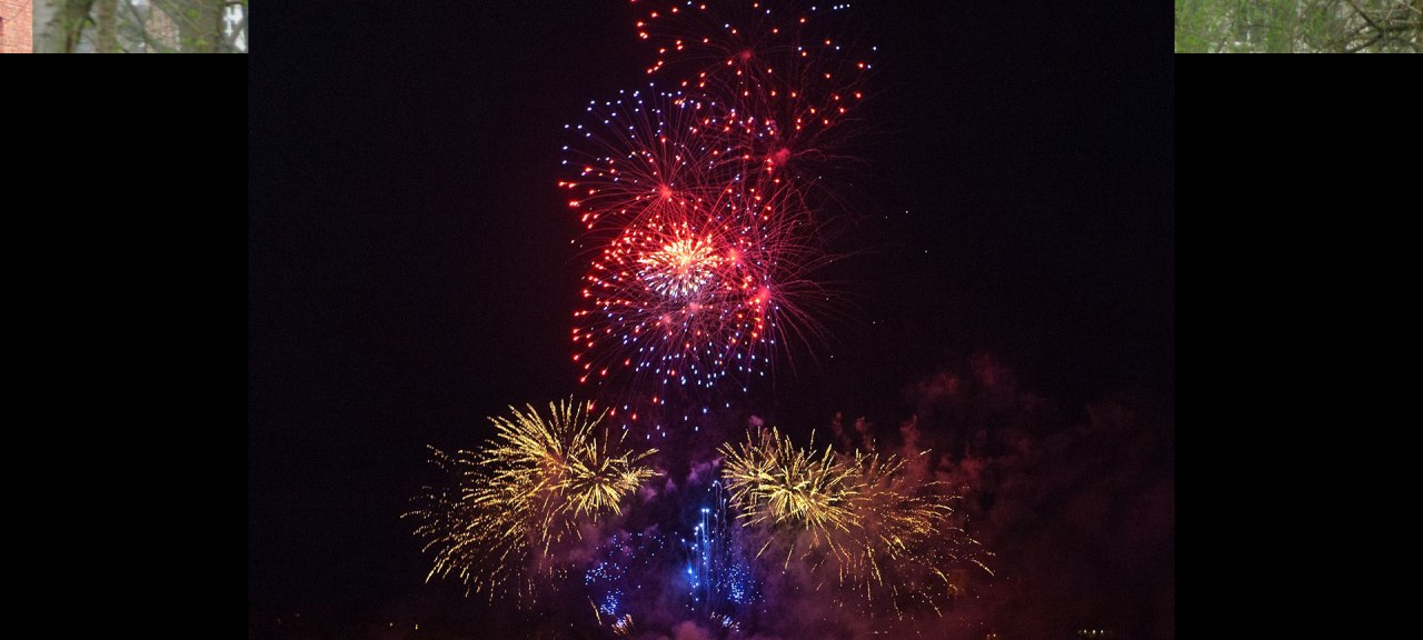 Feuerwerk &uuml;ber dem Wasser // &copy; Soulfire Feuerwerke Shows
