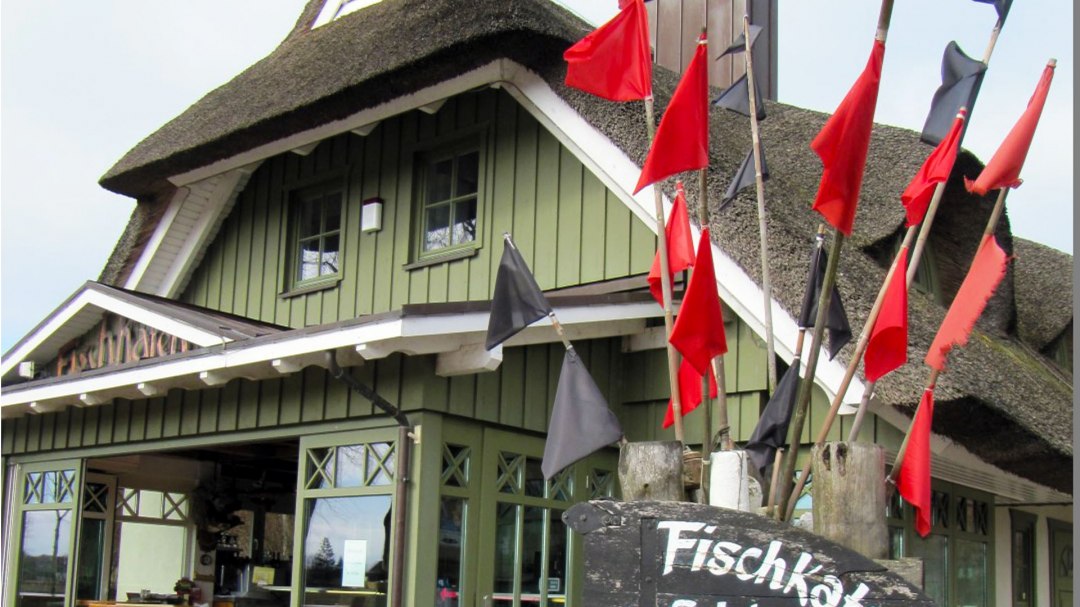 Fischkaten im Ostseebad Ahrenshoop, © Räucherhaus Schönthier Fischkaten im Ostseebad Ahrenshoop, © Räucherhaus Schönthier