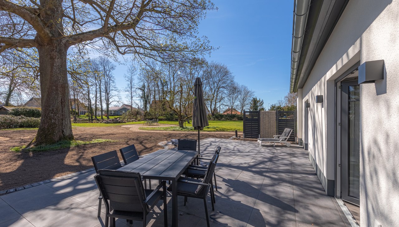 m&ouml;blierte Terrasse, &copy; Andr&eacute; Pretzel