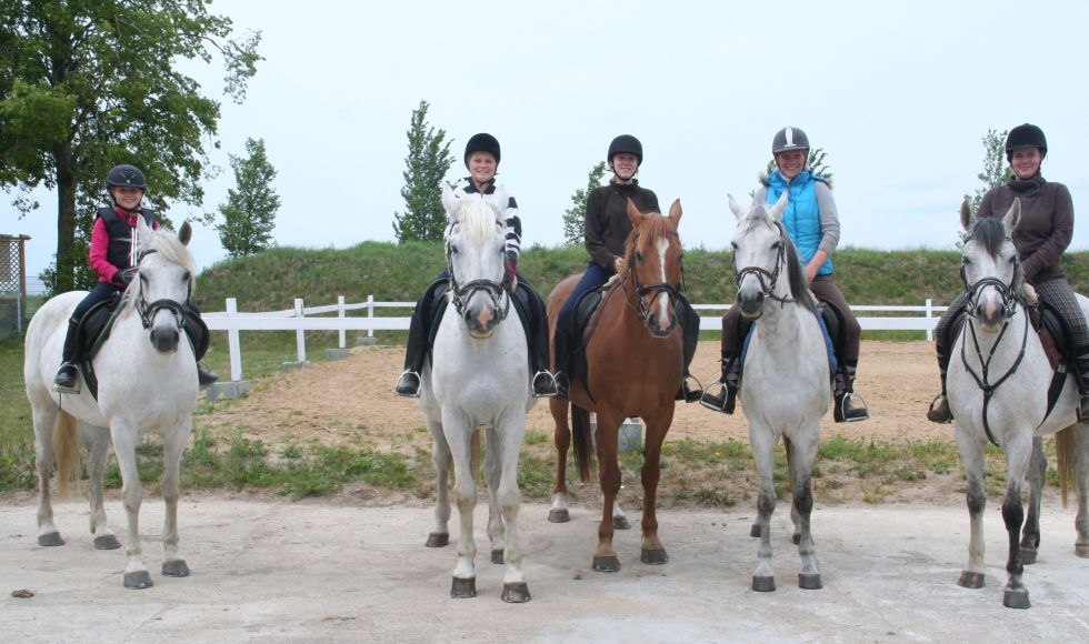 Het plezier van paardrijden en samen plezier maken - dat is Anika's vakantie- en avonturenboerderij // &copy; Anikas Urlaubs- und Erlebnishof/ Markgraf