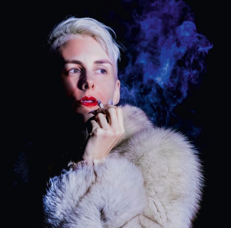 &copy; LISA ECKHART
