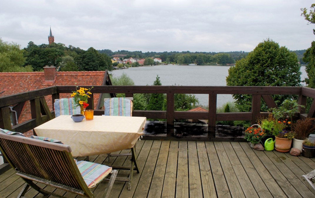 Blick Richtung Westen von der Wohnung mit Dachterrasse, &copy; Bernhard Pfitzner