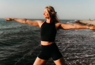 Yoga am Meer mit Maximalfit // &copy; IFA by Lopesan Hotels