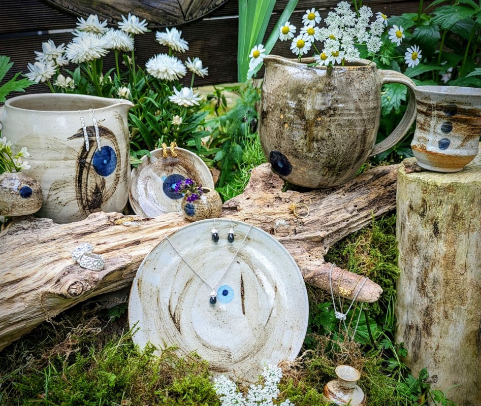 Keramik (Sandra Rothe) und Schmuck (Carolin Stoppa) // &copy; Sandra Rothe