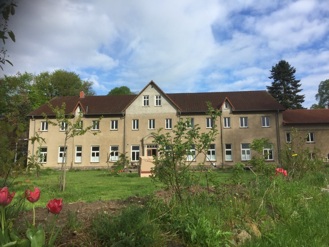 Buitenaanzicht // &copy; Miekisch