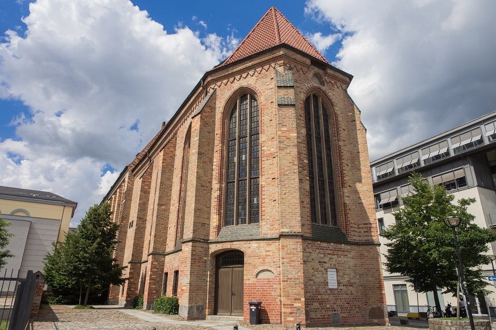 die Michaelisklosterkirche im Rostocker Stadtzentrum // &copy; Frank Burger