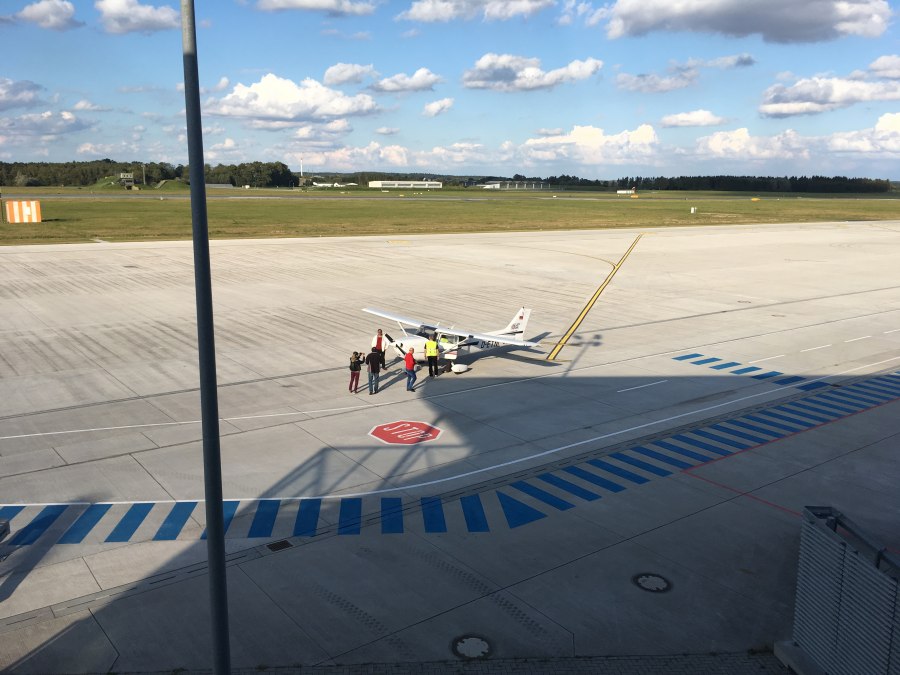 Blick auf das Flughafenrollfeld, © Christin Hannemann Blick auf das Flughafenrollfeld, © Christin Hannemann