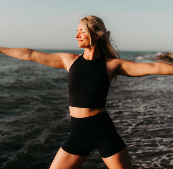 Yoga am Meer mit Maximalfit // &copy; IFA by Lopesan Hotels