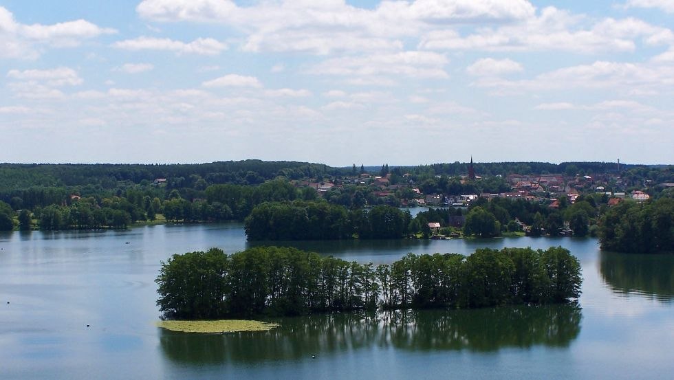 Blick vom Reiherberg auf den Feldberger Haussee, &copy; Kurverwaltung Feldberger Seenlandschaft