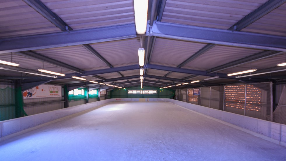 Unsere Eislaufhalle: 31x13m // © TFZ Tessin Unsere Eislaufhalle: 31x13m // © TFZ Tessin