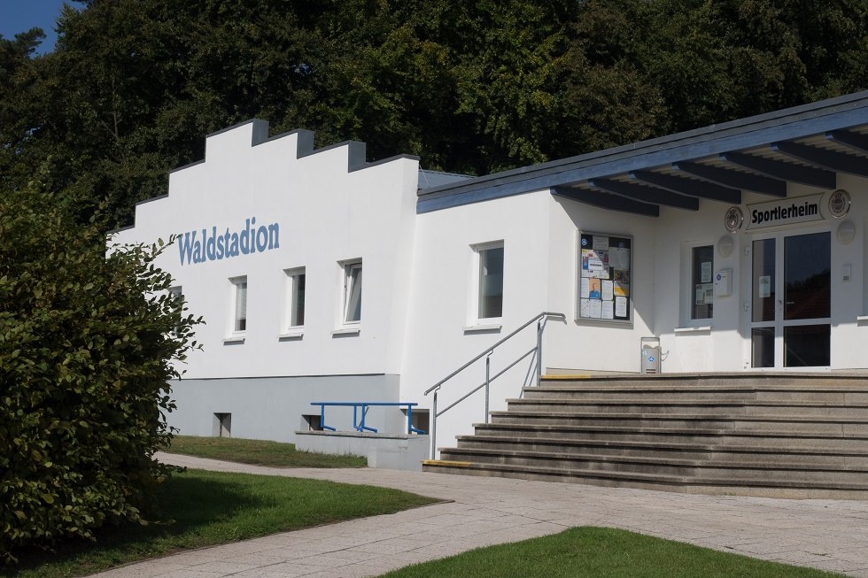 Das Waldstadion wurde 1990 erbaut. // &copy; Frank Burger