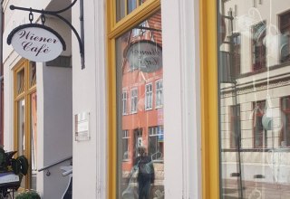 Eingang des Wiener Cafés // © Güstrow Information Eingang des Wiener Cafés // © Güstrow Information