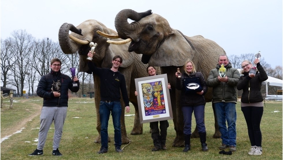 Elefantenhof - Auszeichnung beim internationalen Circus Festivals von Monte-Carlo, © Elefantenhof Platschow Elefantenhof - Auszeichnung beim internationalen Circus Festivals von Monte-Carlo, © Elefantenhof Platschow