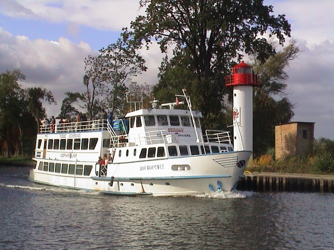 Fahrgastschiff Jan van Cuyk am Ueckerkopf // © Kay Peters Fahrgastschiff Jan van Cuyk am Ueckerkopf // © Kay Peters